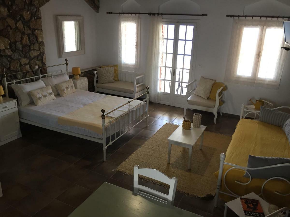 Vareladiko Studios Alinda  Luaran gambar